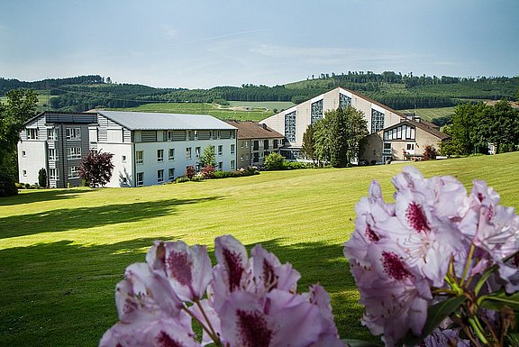 Bergkloster_Bestwig_Gebäude.jpg 