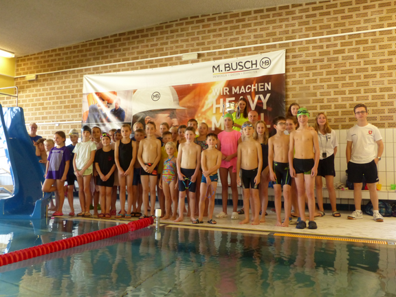 Gruppenfoto_Fschwimmen_TuS.png 