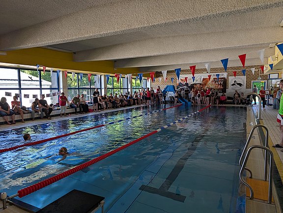 Freundschaftsschwimmen_10052025_3.jpg 