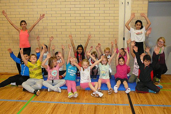 Kinderturnen_Grundschule.jpg 